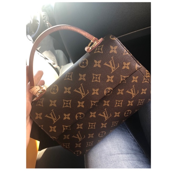 Louis Vuitton Handbags - Louis Vuitton Cluny BB Crossbody